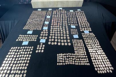 Kahramanmaraş'ta piyasaya sürülmek istenen 977 parça sahte altın ele geçirildi