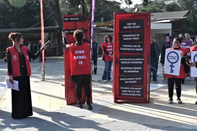 Kırmızı kapının anahtarları Bornovalı kadınların elinde