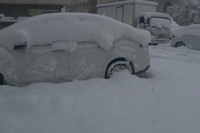 Patnos’ta baharı beklerken 40 santimetre kar yağdı