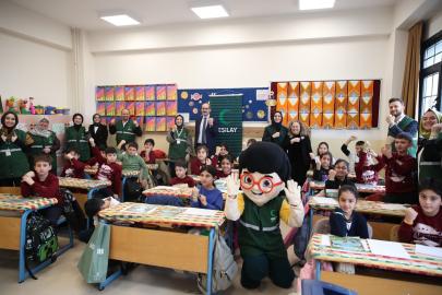 Yeşilay'ın kuruluş yıldönümünde ilk ders zili bağımsız bir gelecek için çaldı