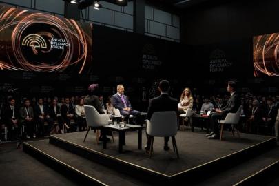 Bakan Fidan, 'ADF Youth' etkinliğinde gençlerle bir araya geldi