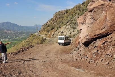 Batman'da heyelan nedeniyle kapanan grup yolu ulaşıma açıldı