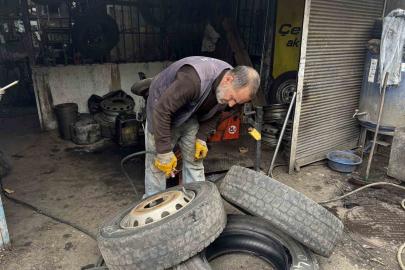 Bingöl’de havalar ısınmadı lastik değişimi gecikti: Sürücüler beklemede