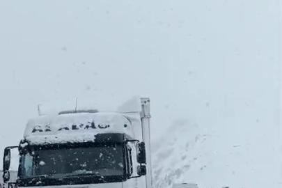 Erzurum’da ulaşıma kar engeli