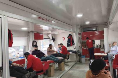 Kızılay’ın Ahlat’taki kan bağışına vatandaşlardan yoğun ilgi