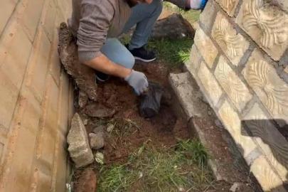 Mardin’de mezarlık içerisinde toprağa gömülü uyuşturucu ele geçirildi