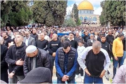 Mescid-i Aksa’da 5 hafta sonra ilk cuma namazı