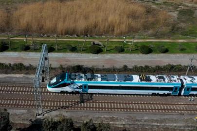 Türkiye'nin ilk hızlı treni saatte 225 kilometre hıza ulaştı