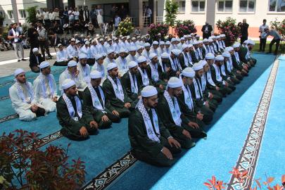 Diyarbakır'da 72 talebe icazetlerini aldı