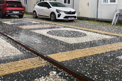 Malatya'da dolu yağışı çiftçileri tedirgin etti