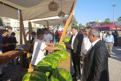 HÜDA PAR Antalya Teşkilatı Karpuz Şenliği'nde üreticilerle bir araya geldi