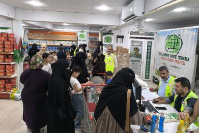 Şanlıurfa Umut Kervan’ından yüzlerce aileye sosyal market desteği