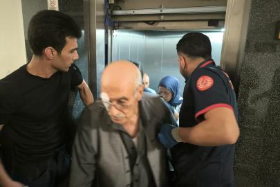 Batman'da hastane asansöründe mahsur kalan vatandaşlar kurtarıldı