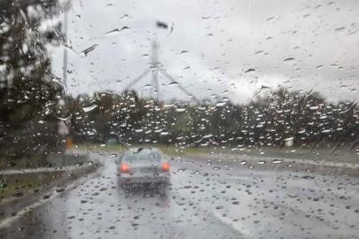 Meteoroloji'den kuvvetli yağış ve rüzgar uyarısı