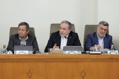 Arakçi: İran ve Umman arasındaki Hürmüz'den nakliye konusu son aşamada