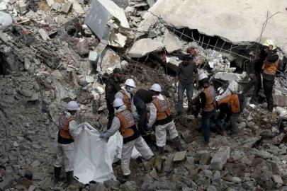 Gazze'de yıkılan 20 evin enkazından 233 şehidin naaşı çıkarıldı