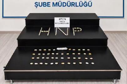 Hakkâri’de 3 İran uyruklu şüphelinin vücudundan 877 gram uyuşturucu çıktı
