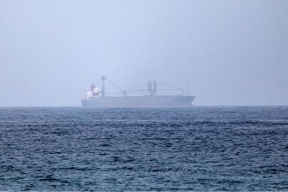 Hürmüz Boğazı'nda bir tanker, bilinmeyen bir cisimle hasar gördü