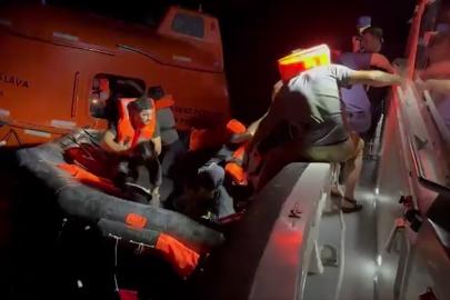 Kastamonu açıklarında batan gemideki 13 mürettebat kurtarıldı