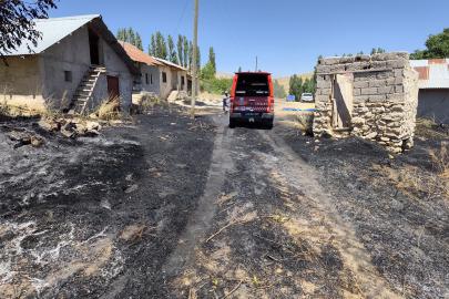Malatya'da evlere yakın alanda korkutan yangın