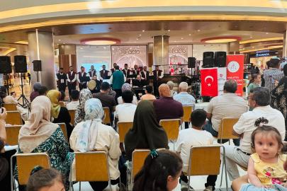 Malatya'da Mevlid-i Nebi Haftası dolayısıyla açılan standa yoğun ilgi