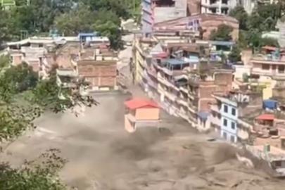 Nepal'de sel felaketinin ardından yaklaşık 2 bin kişi kayıp