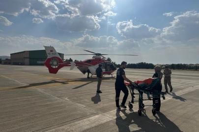Siirt'te beyin kanaması geçiren kadın hasta hava ambulansıyla hastaneye ulaştırıldı