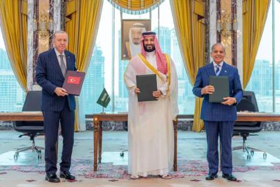 Trump'tan iki mesaj: Mekke Anlaşması'na övgü, Güney Kore'ye askeri tatbikat freni