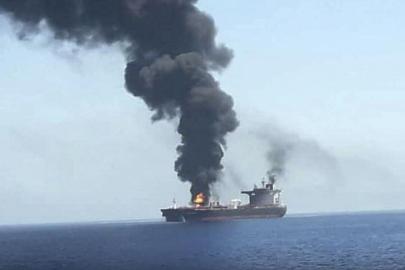 Umman açıklarında petrol tankeri vuruldu