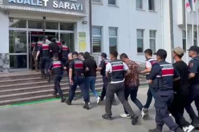 Usulsüz vatandaşlık sağlayan şebekeye operasyon: 72 şüpheli yakalandı