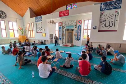 Yaz Kur'an Kursu'nda öğrenciler hem öğreniyor hem sosyal etkinliklere katılıyor