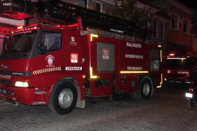 Balıkesir'de yangın: 5 iş yeri hasar gördü