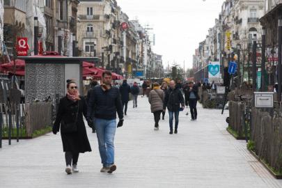 Brüksel, şehir merkezinde halka açık yerlerde alkol tüketimi yasağını 4 yıl daha uzattı