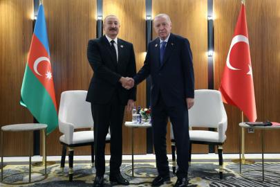 Cumhurbaşkanı Erdoğan Bişkek’te Azerbaycan Cumhurbaşkanı Aliyev ile görüştü