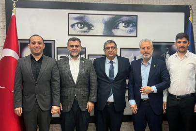 HÜDA PAR Buca İlçe Başkanı Bilgiç’ten Buca Belediye Başkan Vekili Benzer’e ziyaret