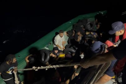 İzmir'de 56 düzensiz göçmen yakalandı