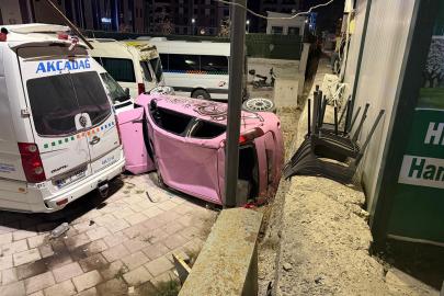 Malatya'da kontrolden çıkan otomobil otoparka uçtu: 1 yaralı