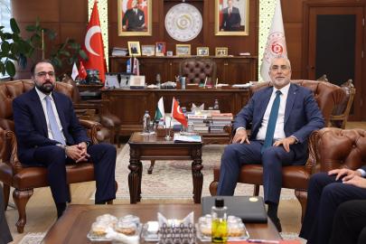 Türkiye ve Pakistan arasında iş birliği görüşüldü