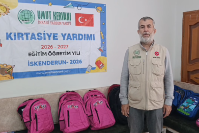 Umut Kervanı'ndan İskenderun’da ihtiyaç sahibi öğrencilere kırtasiye yardımı