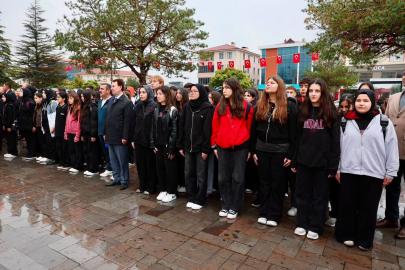 Erzincan’da 29 Ekim Cumhuriyet Bayramı için çelenk sunma töreni düzenlendi